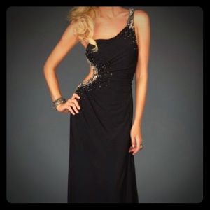 NWT Gigi long beaded one shoulder dress  Black 4